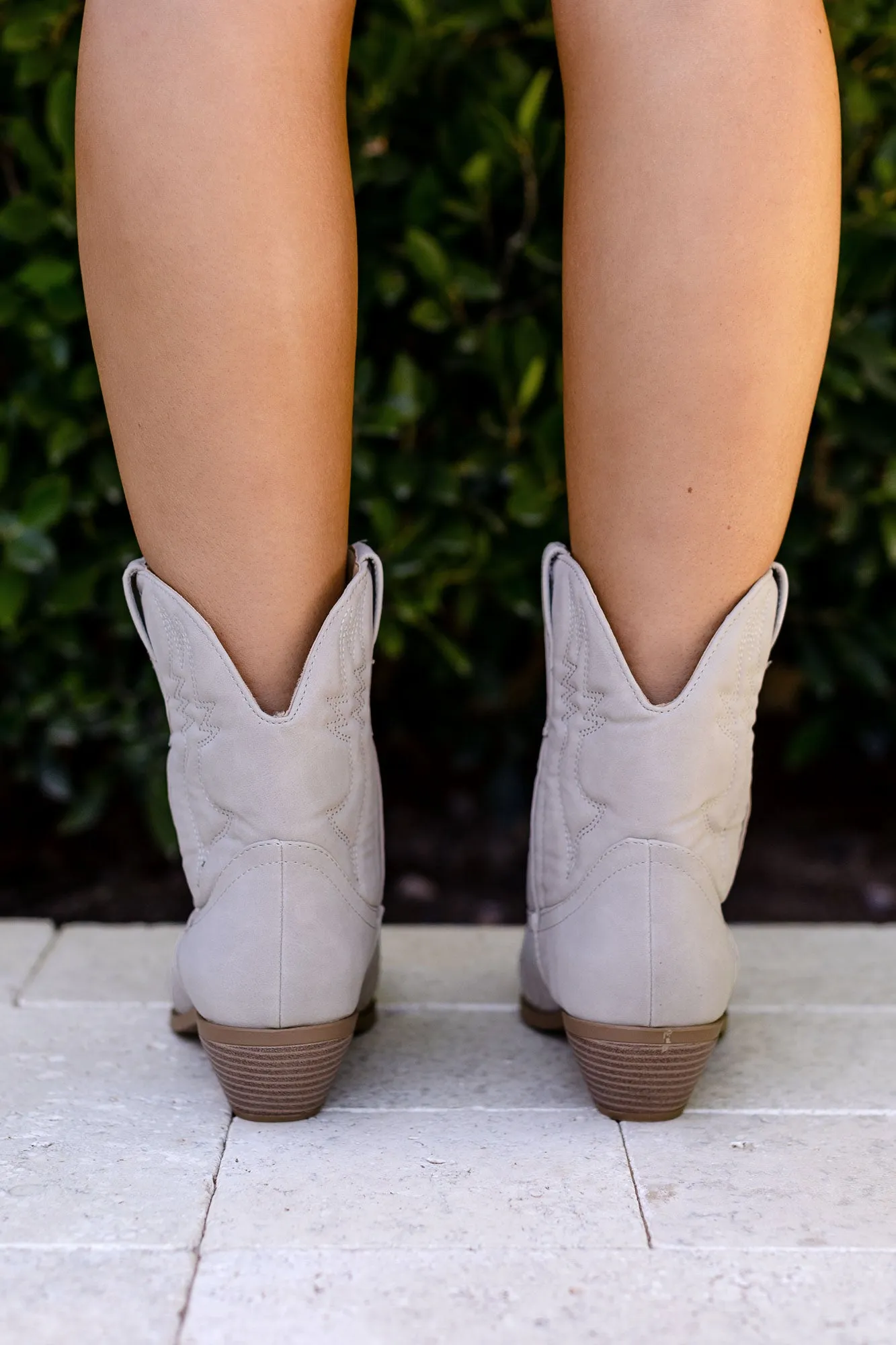 Reyes Taupe Ankle Cowboy Boots